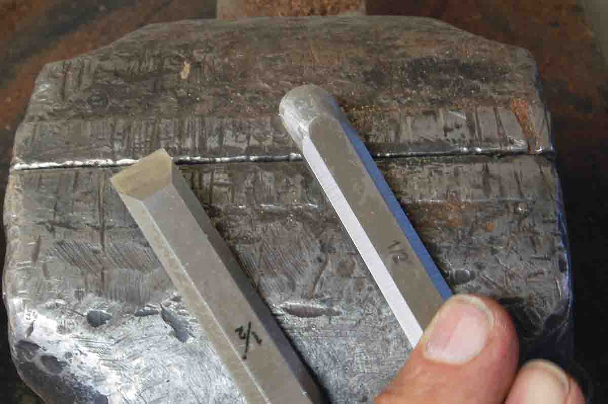 A common squarenose chisel (left) and roundnose chisel described in text for use in cutting a shadowline.